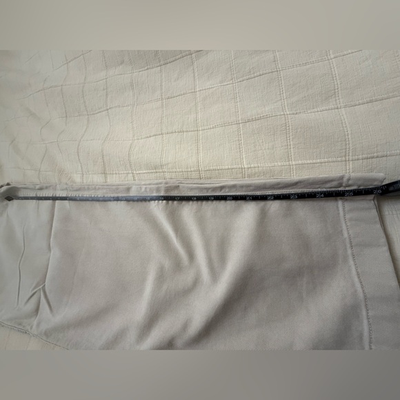 GAP Loose Khaki Chinos - Picture 6 of 6